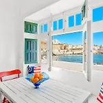 Traditional Canary House *